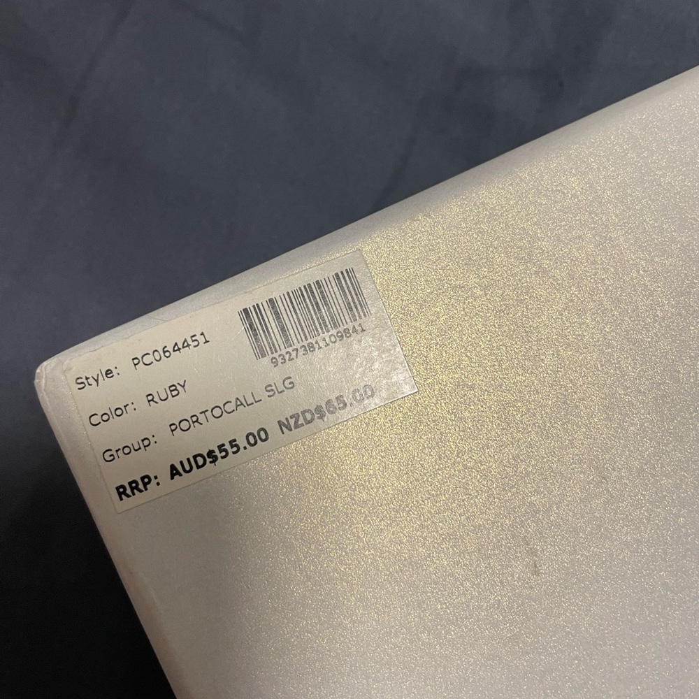Guess wallet in ruby brand new in box with tags - Picture 3 of 10